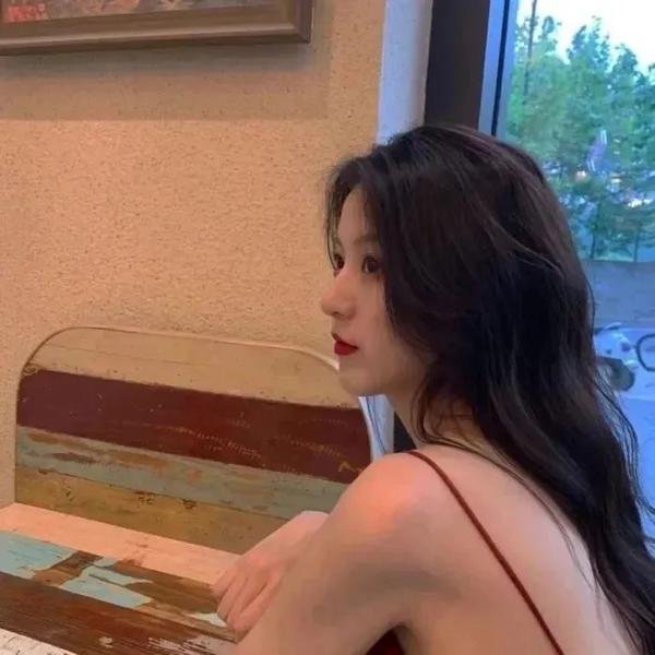 深夜中的企鹅